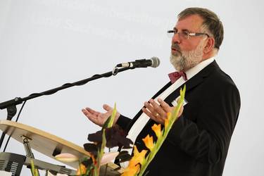 Adrian Maerevoet, Behindertenbeauftragter des Landes Sachsen-Anhalt, brachte Grußworte zum Jubiläum mit